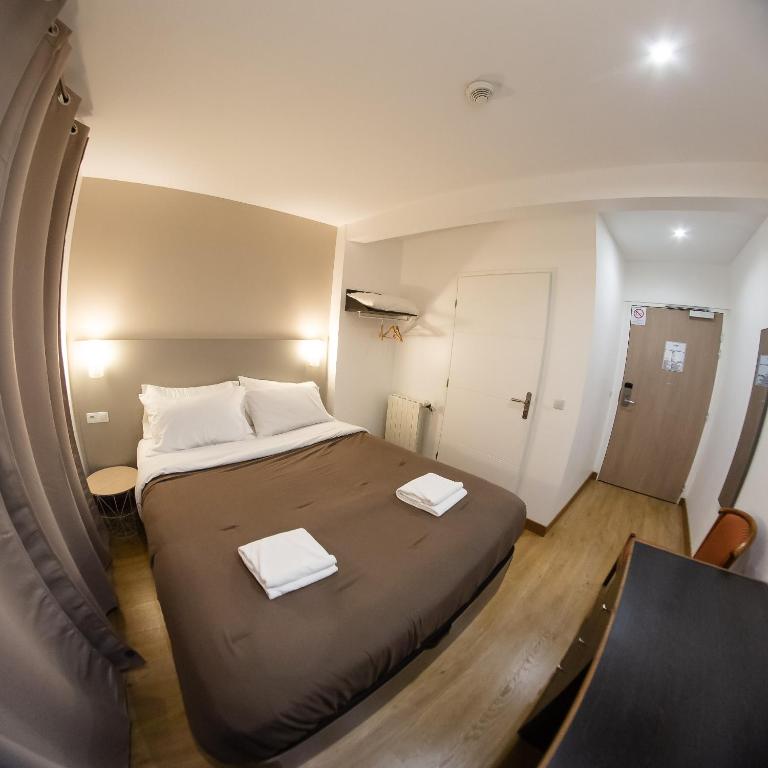 Hôtel des Arcades - Resim 12