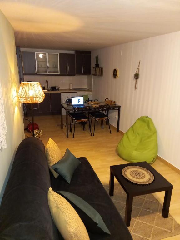 Posedenie v ubytovaní Cornu Karma Apartment Siuranella