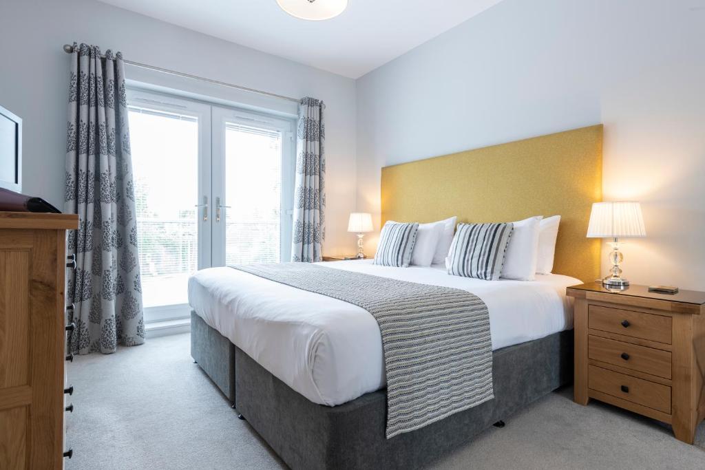 Inverness City Suites - Apartamento De Dos Habitaciones En Hedgefield