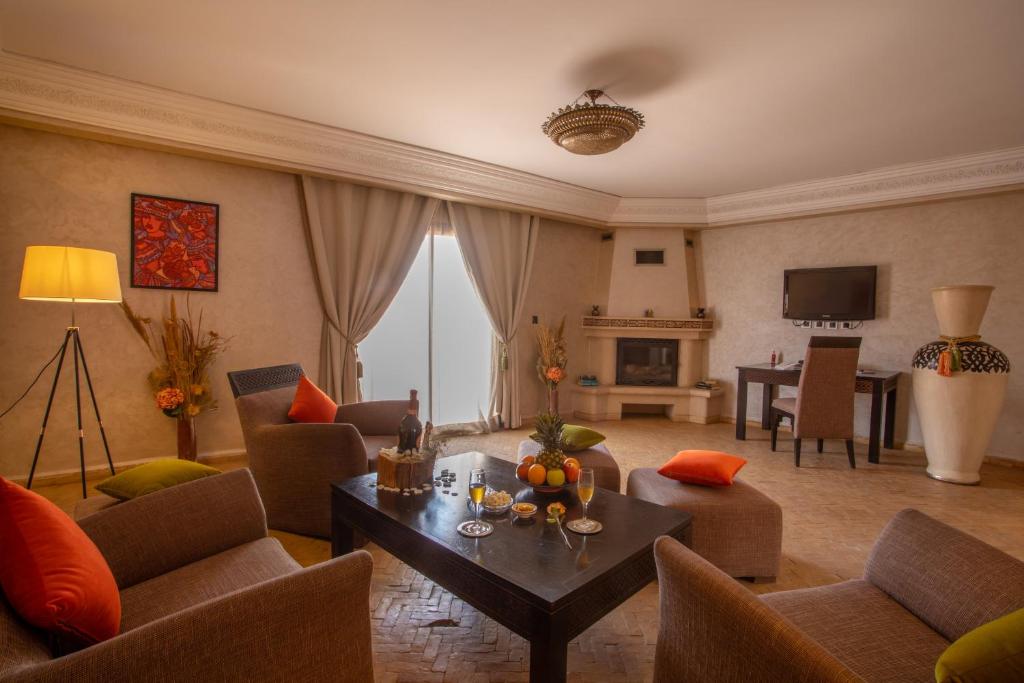 Posezení v ubytování Dellarosa Boutique Hotel and Spa