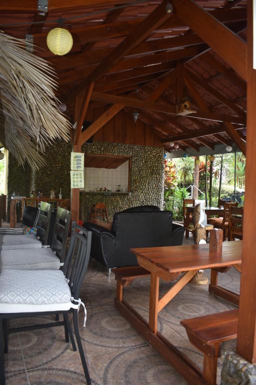 Hotel Roca Negra Del Arenalにあるレストランまたは飲食店