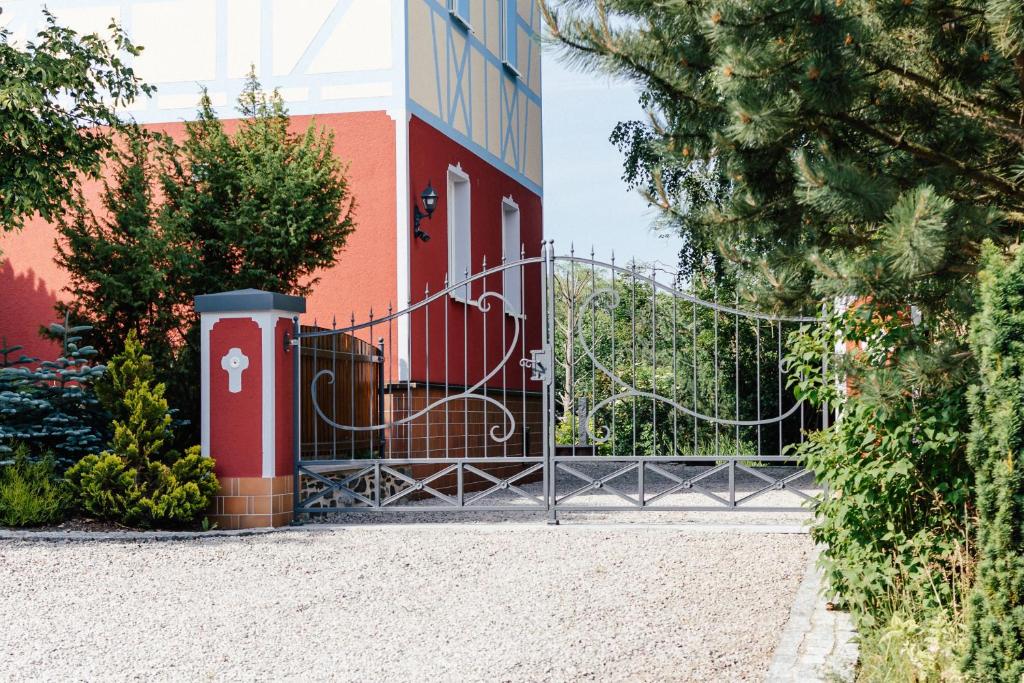 a gate in front of a building at Landhaus in Remptendorf