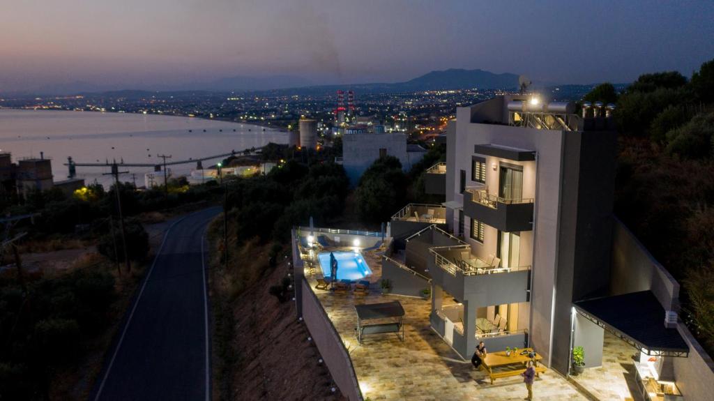 Zdjęcie z galerii obiektu Elmaky Luxury Apartments w mieście Palaiokastro