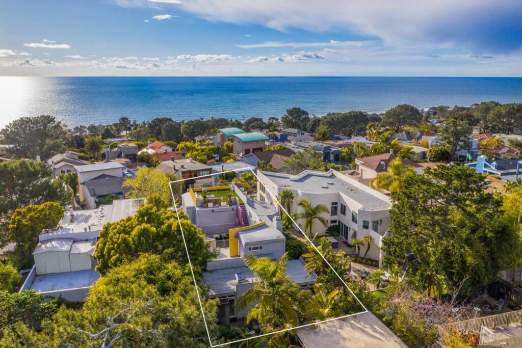 Pohľad z vtáčej perspektívy na ubytovanie Beach Resort Home with Ocean Views Jacuzzi & Sauna!