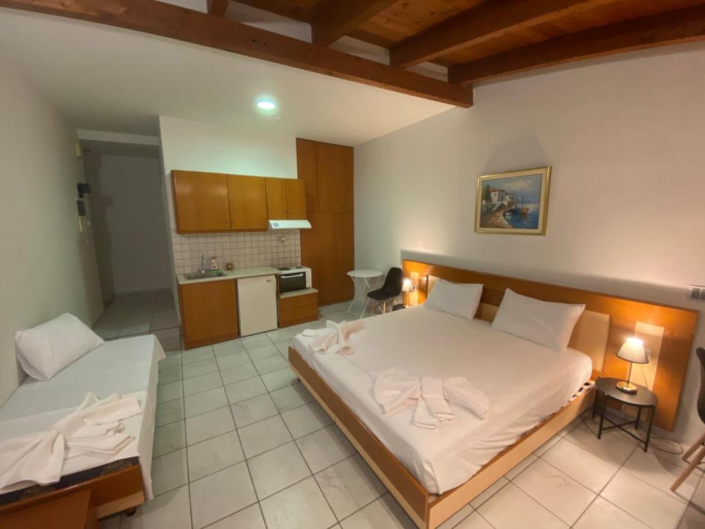 Le Chris Central Apartments - Comfort Viervoudige Kamer