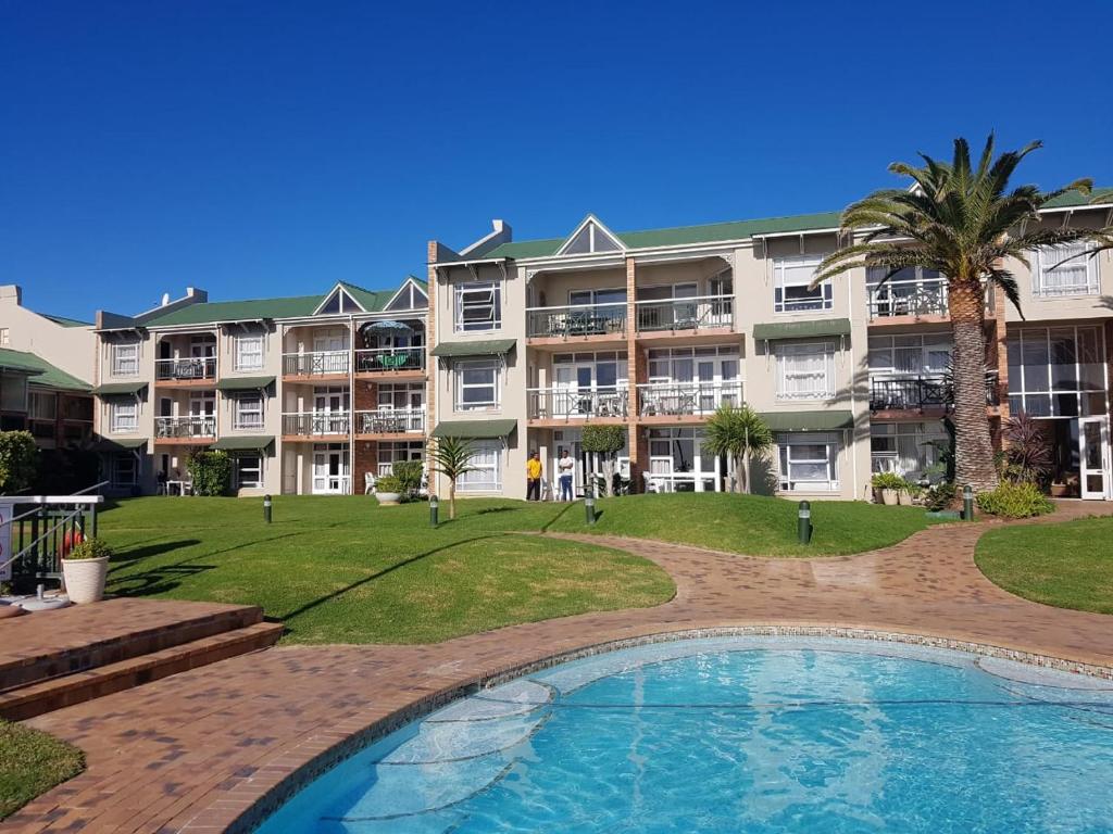 Brookes Hill Suites, Unit 117, Port Elizabeth, Summerstrand Updated