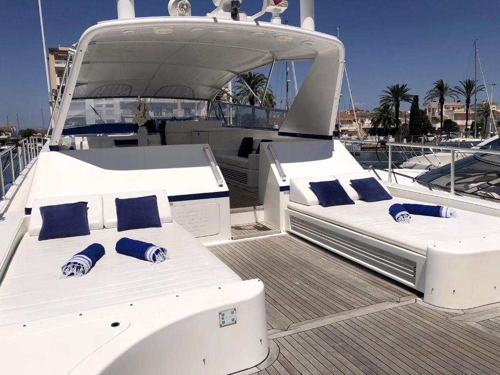Booking.com: Home Sweet Boat - Chambres d'hôtes , Empuriabrava, Espagne - 8  Commentaires clients . Réservez votre hôtel dès maintenant !