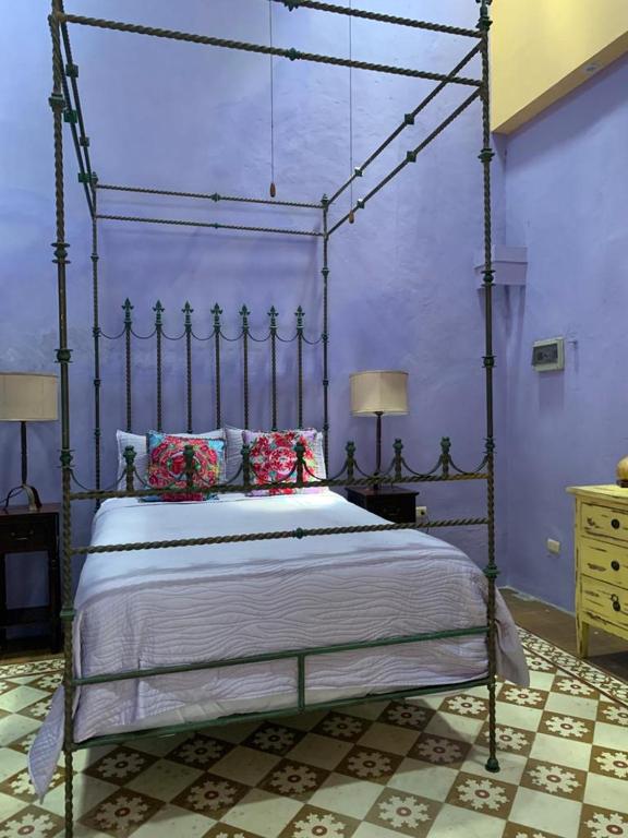 Catrina & Diego - Double Room With Private Bathroom