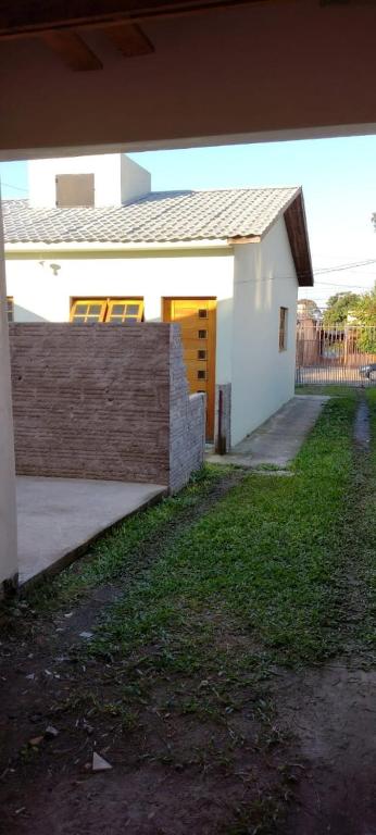 Pousada ideal -casa 3 nos fundos - Casa De Una Habitación