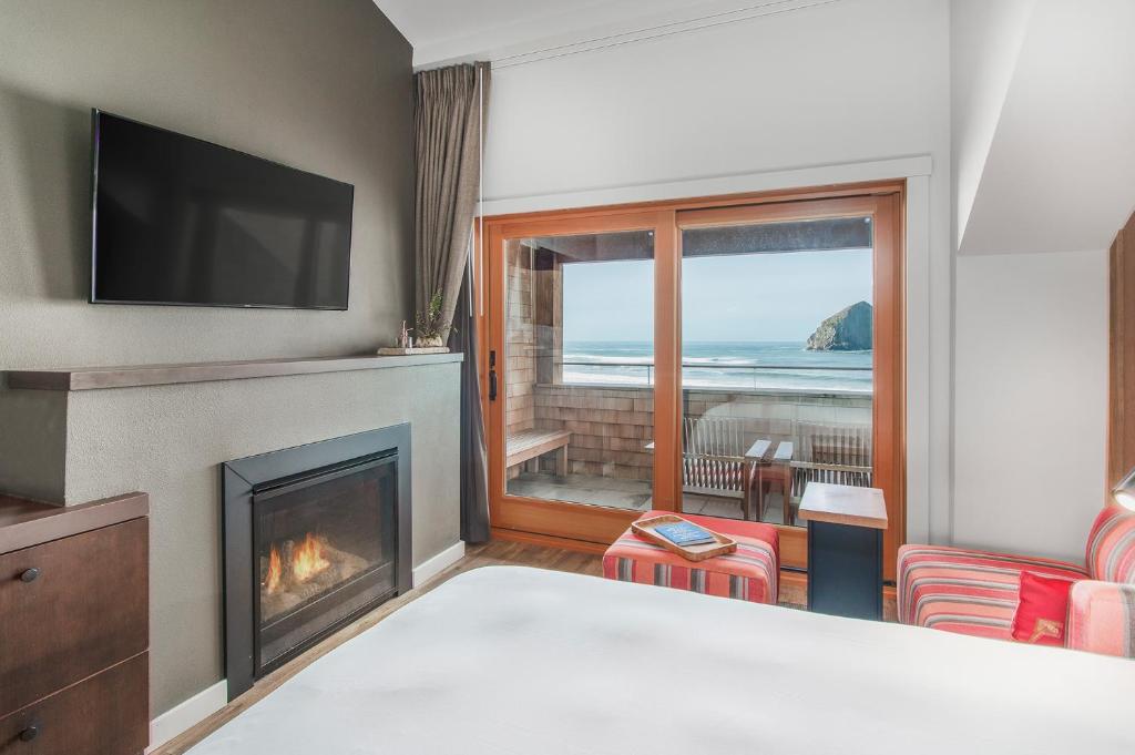 Headlands Coastal Lodge & Spa - 