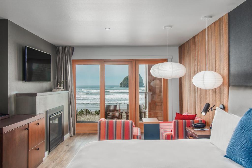 Headlands Coastal Lodge & Spa - 