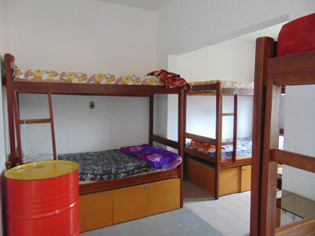 Wally's House Hostel - Cama Individual En Habitación Compartida Mixta
