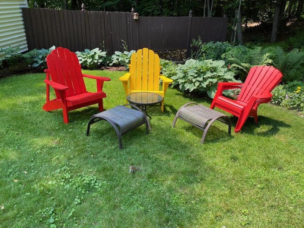 Quiet Surprise in the Suburbs-Gardens & Sunroom - Housity