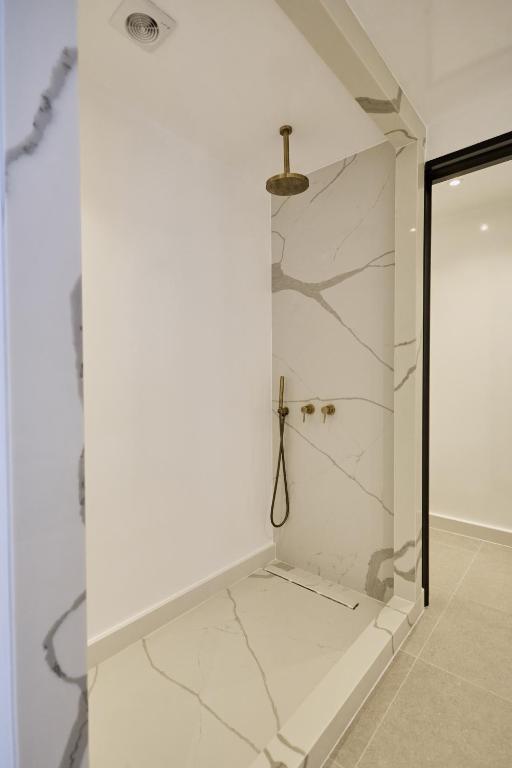 Alleys All-Suite Hotel & Spa - 11