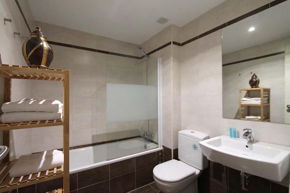 Apartamentos Naitly Madrid Cuatro Torres, Spain - Booking.com