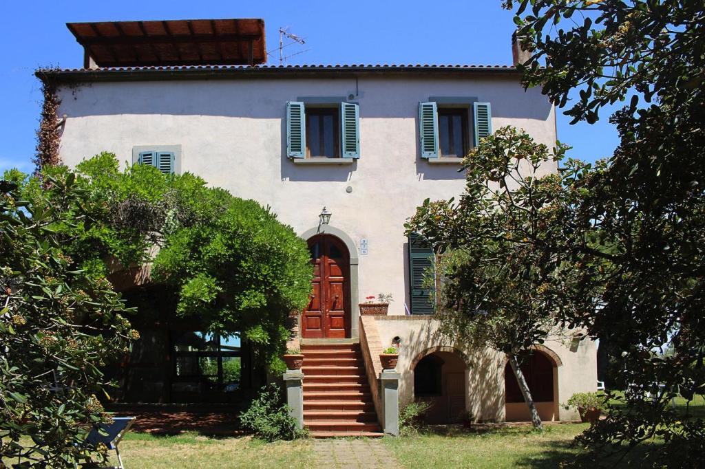 El edificio en el que está la casa vacacional