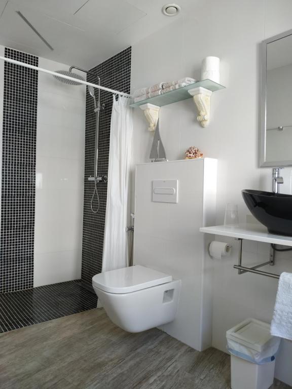 Kúpeľňa v ubytovaní Altozano Room I, Estudió, centro de Málaga, GayFriendly, Wi-Fi gratis