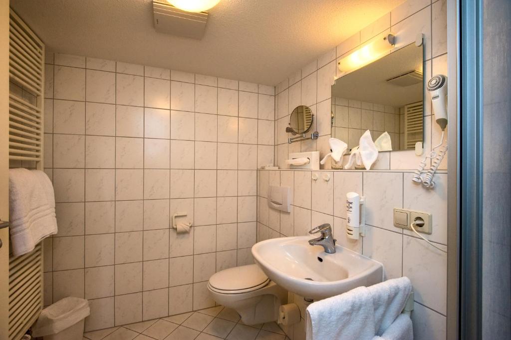 JUFA Hotel Schwarzwald - Triple Room