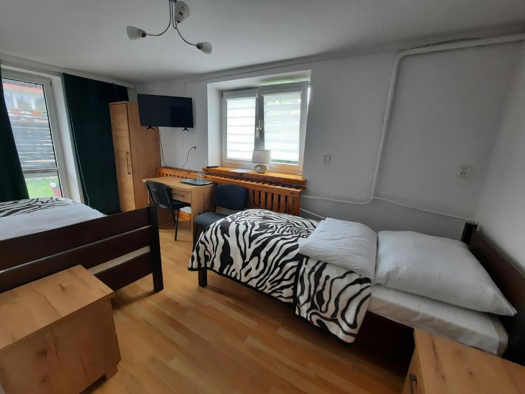 PENSJONAT KAPRYS - Double Room With Shared Bathroom