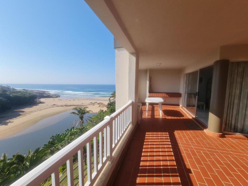 a balcony with a view of the beach at Laguna La Crete 47 in Margate
