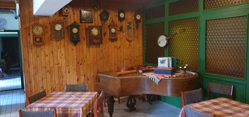 Posezení v ubytování Fehérkőlápa Turistaház Panzió