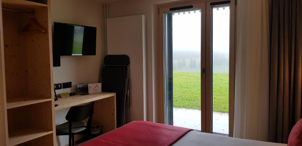 AUBERGE DES GLIERES Plateau des Glières - Habitación Doble Deluxe Con Balcón