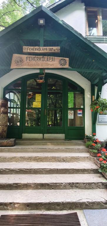 Exteriér nebo vchod ubytování Fehérkőlápa Turistaház Panzió