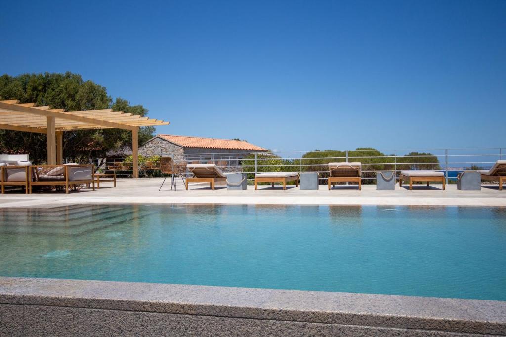 Bazén v ubytovaní Borgo Lianti case vacanza Sardegna alebo v jeho blízkosti