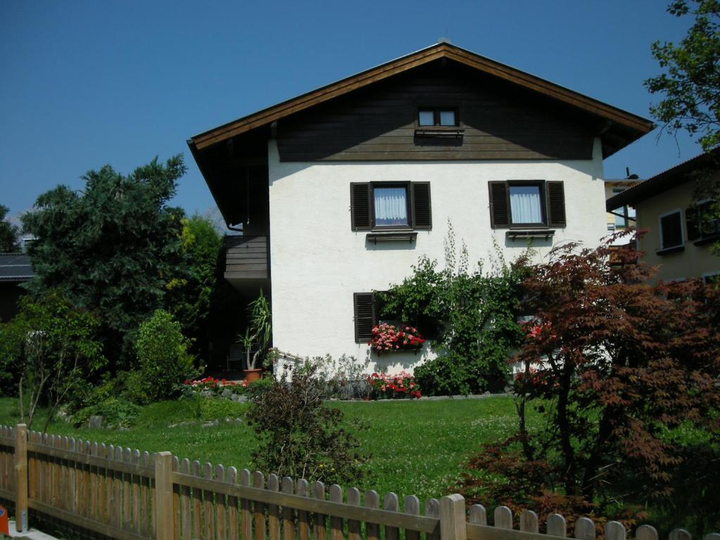 The building in which Az apartmant is located