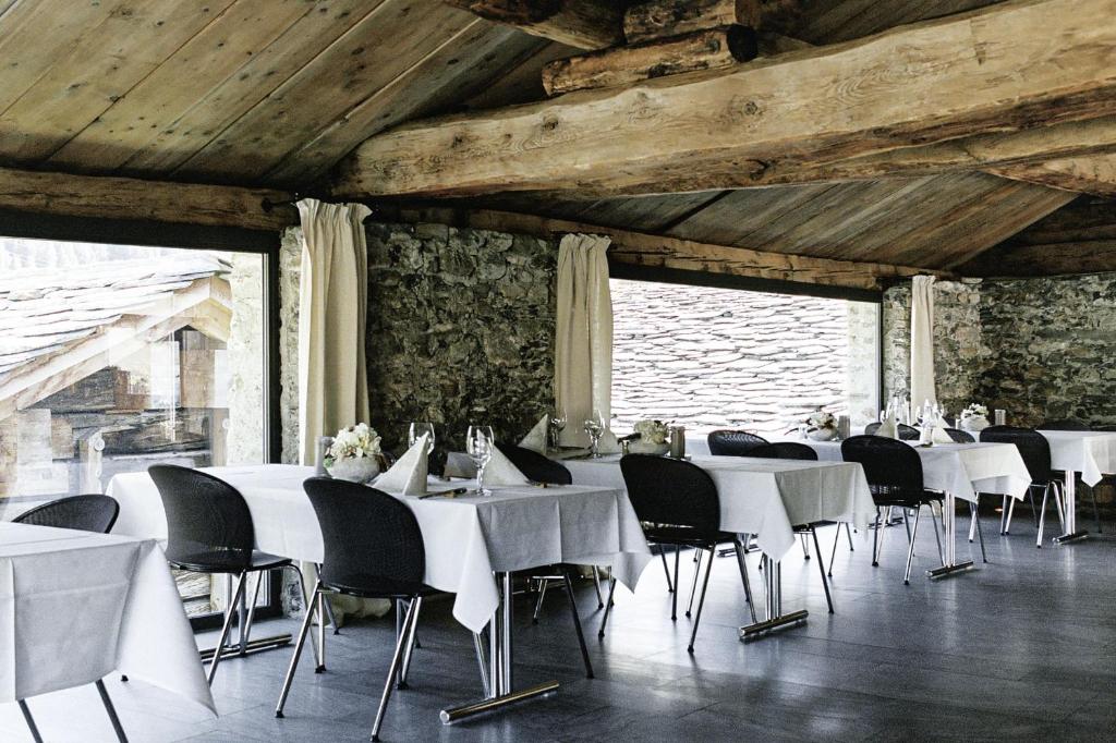 Posezení v ubytování Hotel Weiss Kreuz
