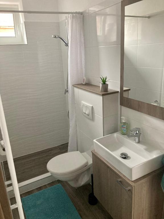 Koupelna v ubytování Tempó Apartman Siófok