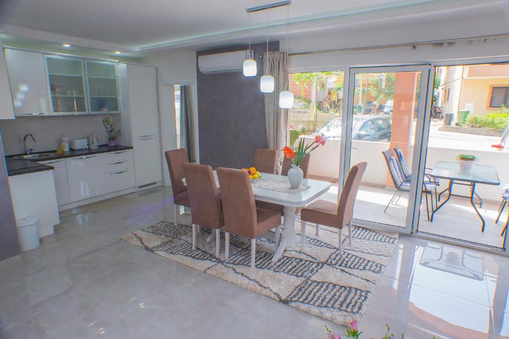 Kuchyň nebo kuchyňský kout v ubytování Apartments KOVAC
