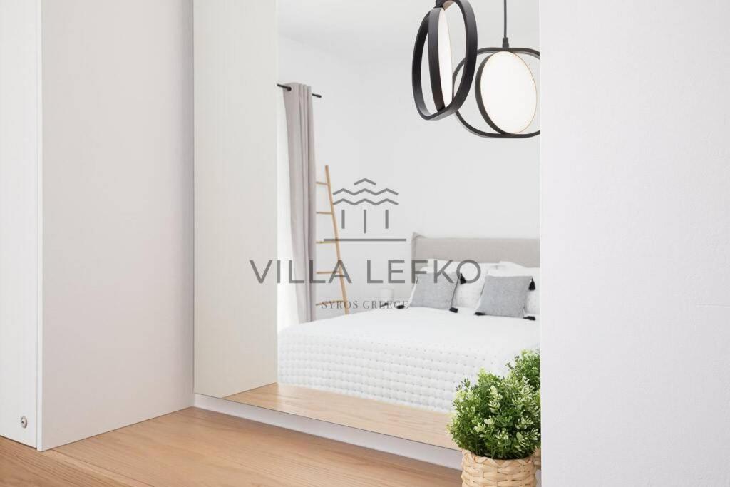 A bed or beds in a room at Villa Lefko