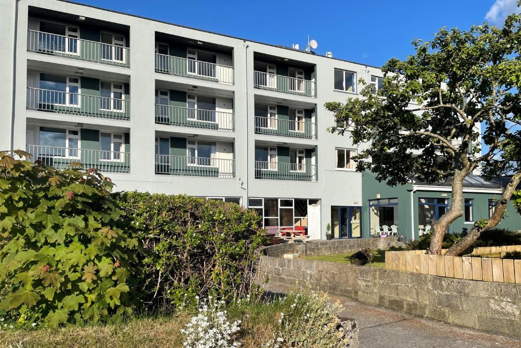 Budova, kde se aparthotel nachází