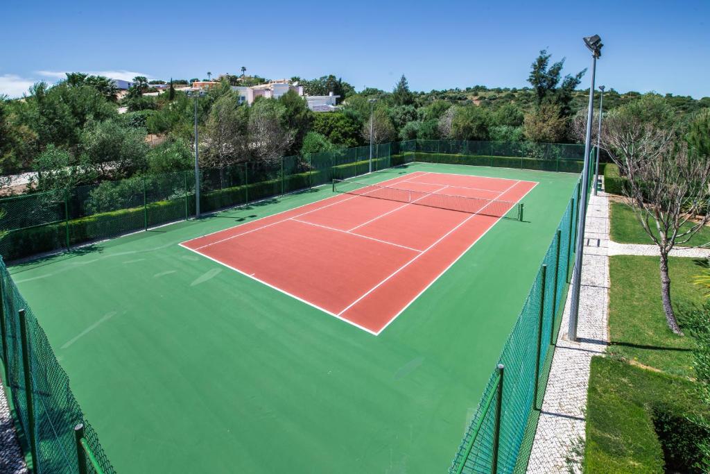 Tenis a/nebo squash v ubytování Foz da Ria nebo okolí