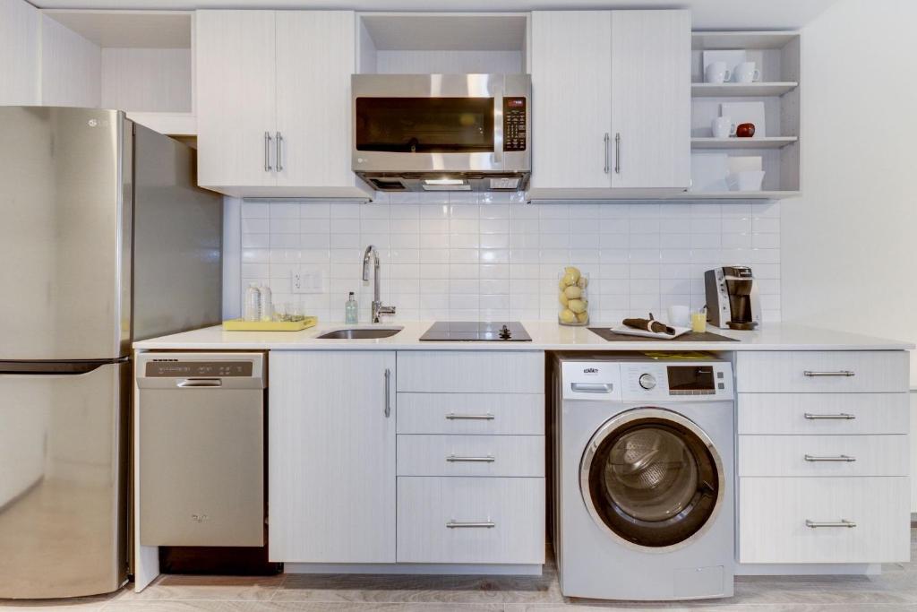Kuchyň nebo kuchyňský kout v ubytování Placemakr Dupont Circle