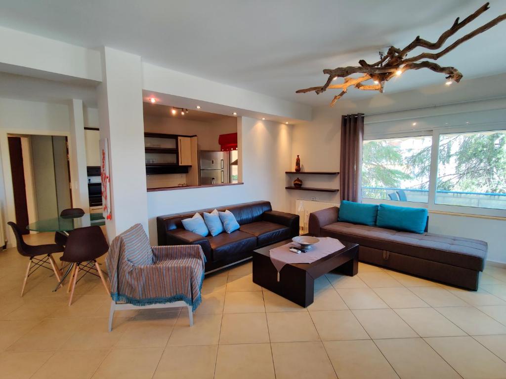Posedenie v ubytovaní Quiet luxury apartment near city center and port