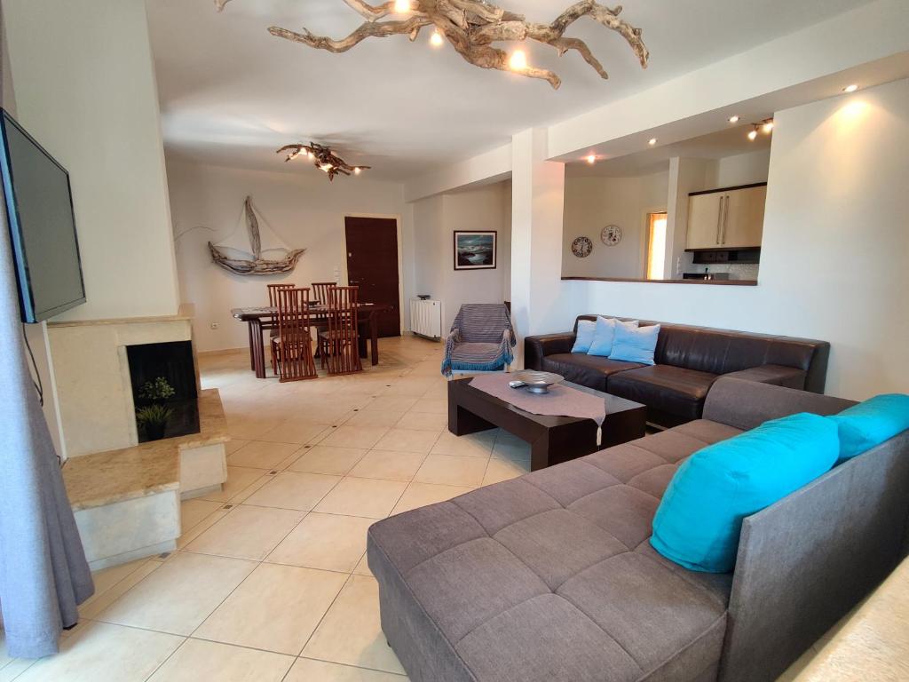 Posedenie v ubytovaní Quiet luxury apartment near city center and port
