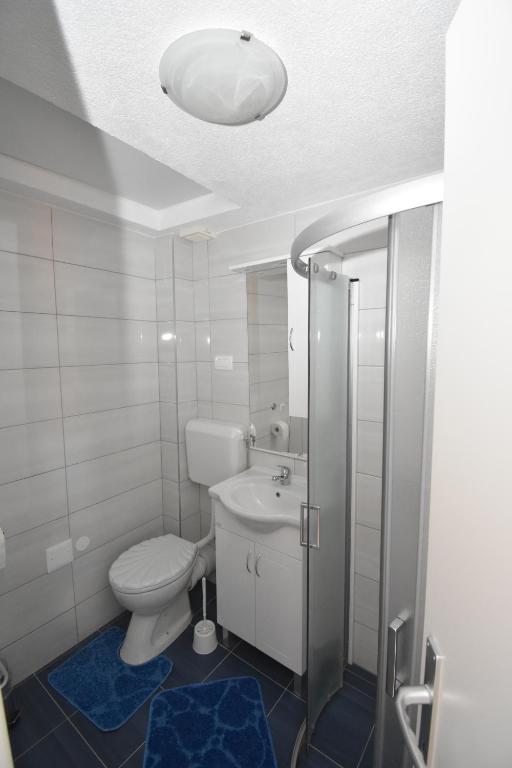 Kúpeľňa v ubytovaní Apartmani Mihaela