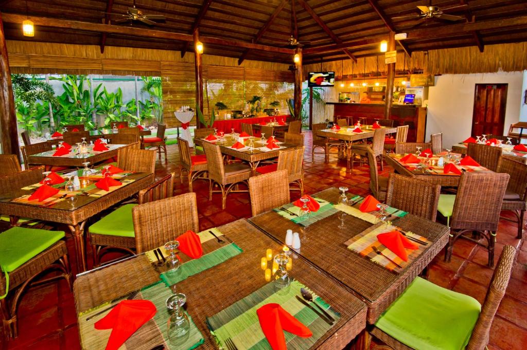 Restaurace v ubytování Acacia Tree Garden Hotel