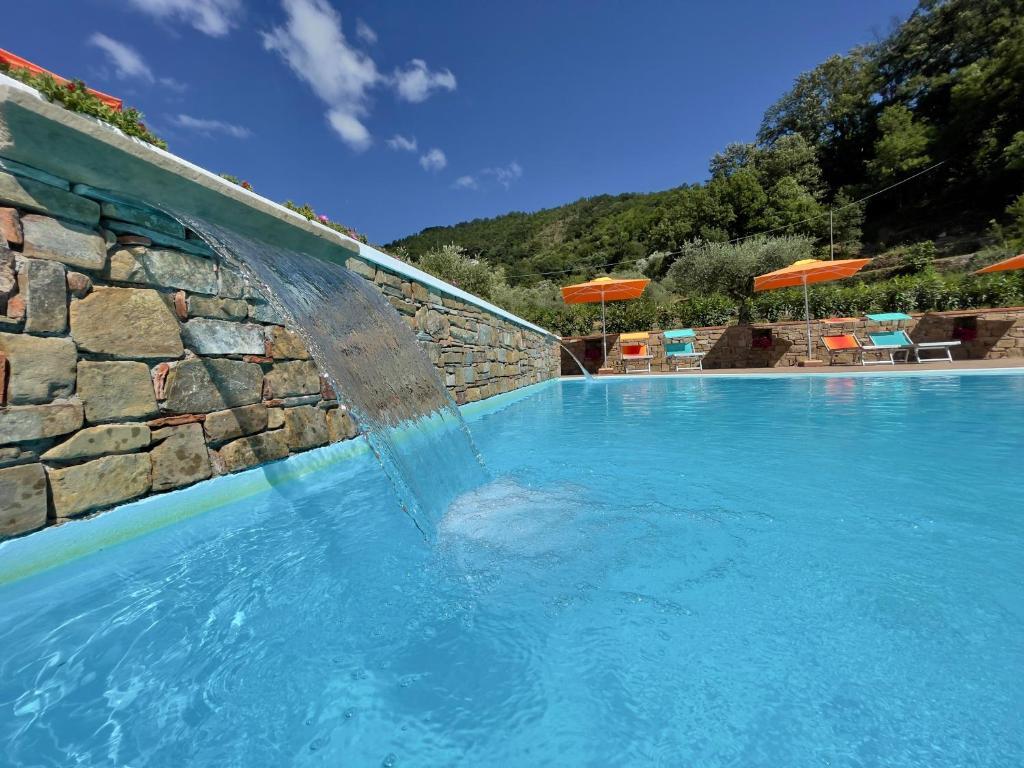 Bazén v ubytování Agri Resort Masusa nebo v jeho okolí