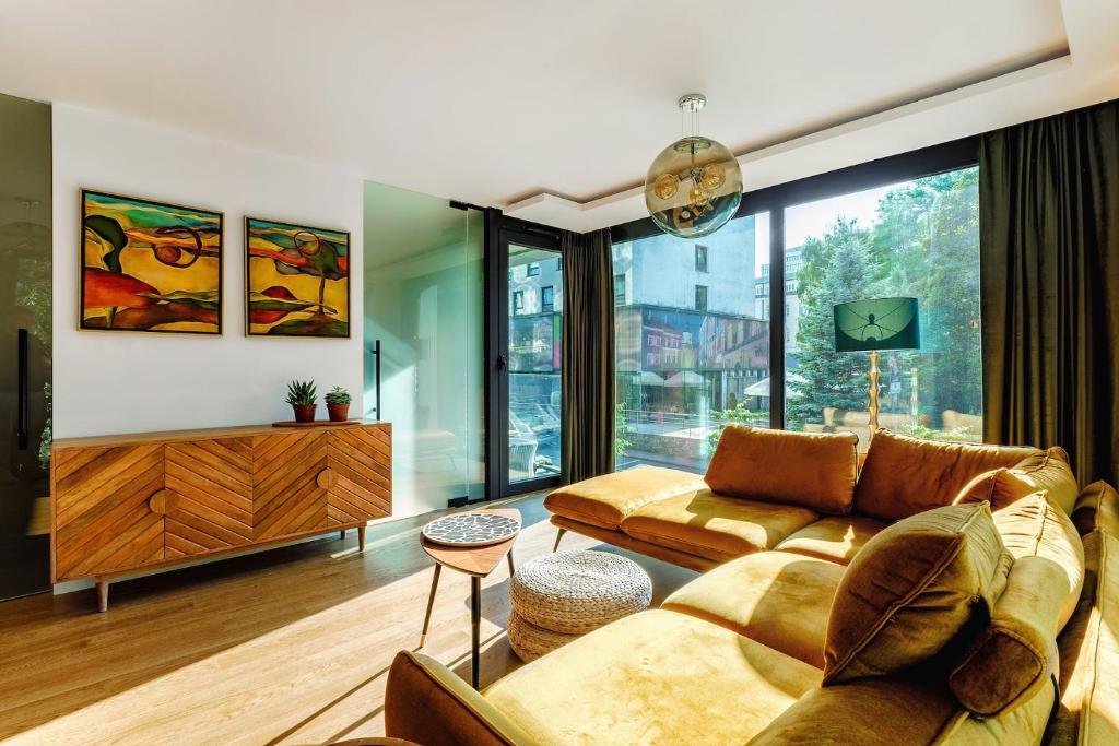 Posedenie v ubytovaní SASKI apartament PREMIUM Unia Art Residence HOME & SPA CENTER "best view"