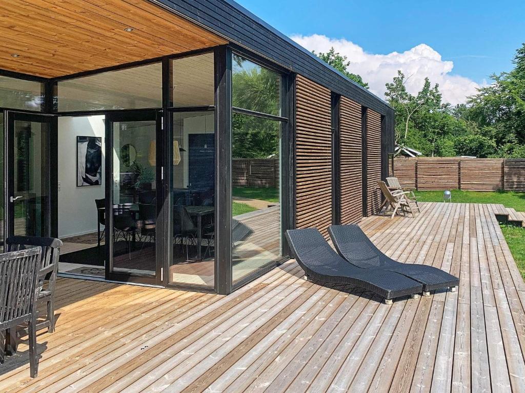 Zahrada ubytování 8 person holiday home in Hornbæk-By Traum