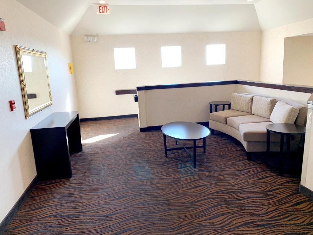 Posezení v ubytování Sleep Inn Phoenix North I-17