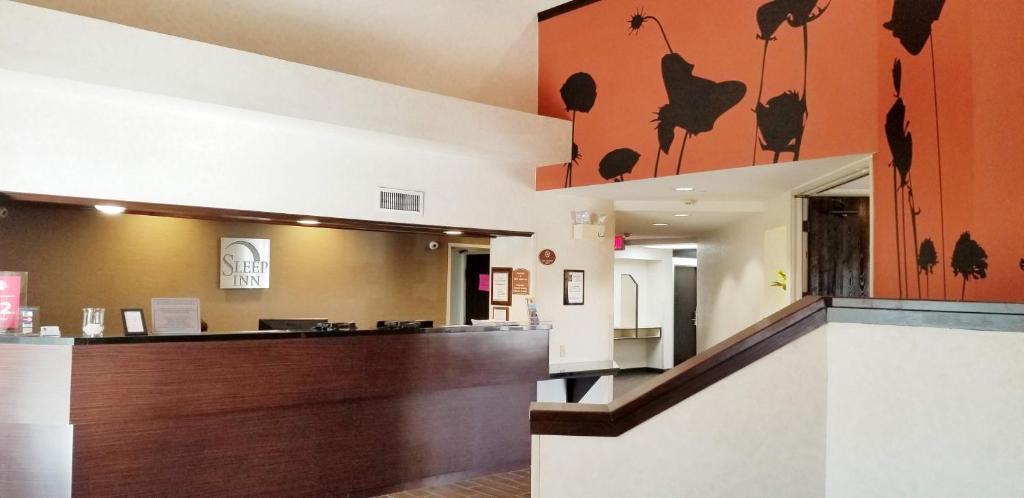 Kuchyň nebo kuchyňský kout v ubytování Sleep Inn Phoenix North I-17