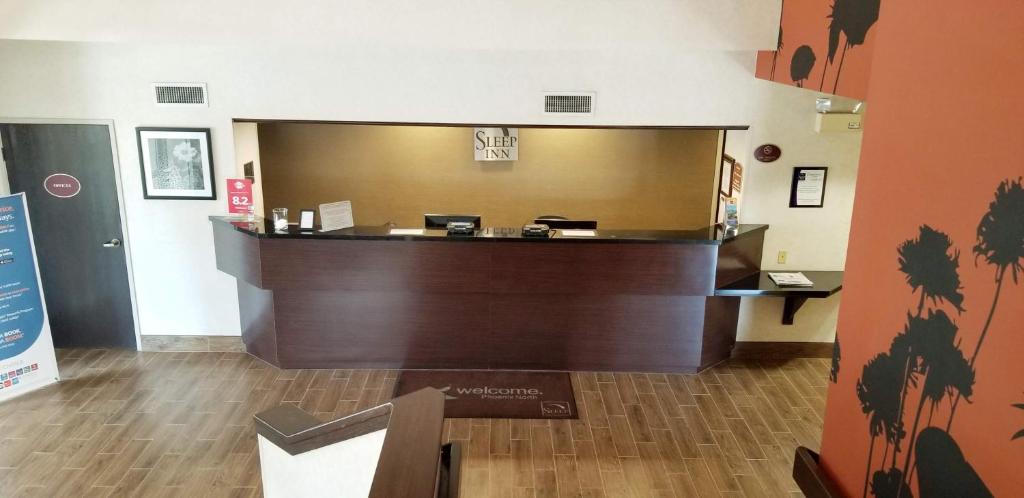Kuchyň nebo kuchyňský kout v ubytování Sleep Inn Phoenix North I-17