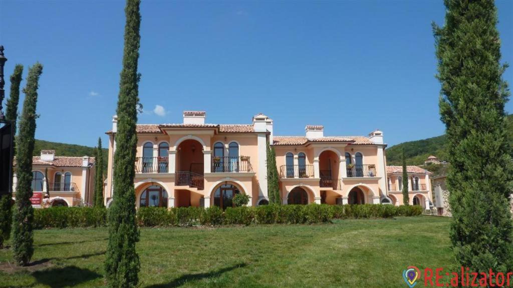 Villa Romana Elenite Apartments
