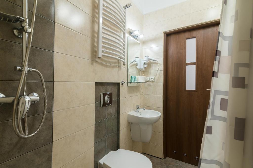 Astra Apartments - 1