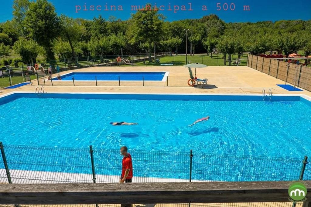 The swimming pool at or close to A Casa do Lado