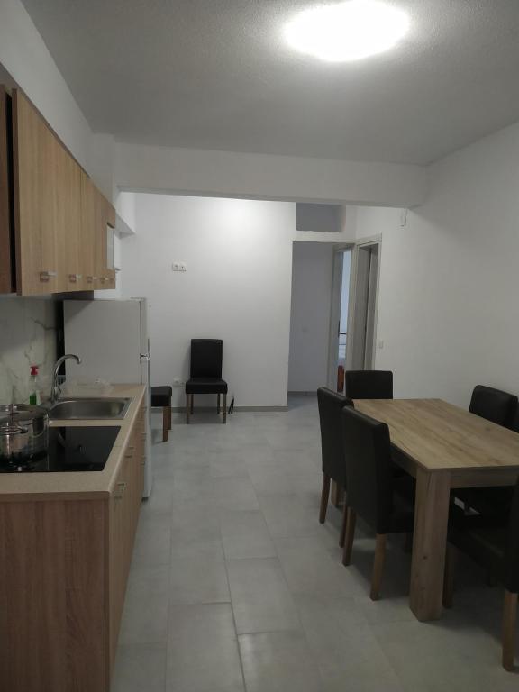 Kuchnia lub aneks kuchenny w obiekcie Ekaterini Apartments